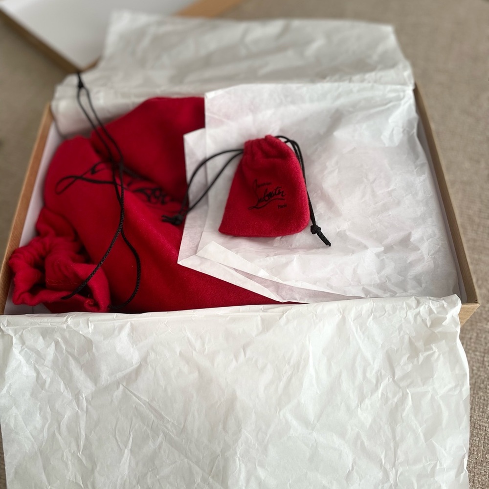 Louis Vuitton’ pump size 39 brand new, never worn - Picture 9 of 9